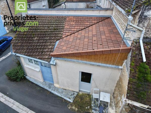 Maison de pays Antogny Le Tillac.Vente à termes libre