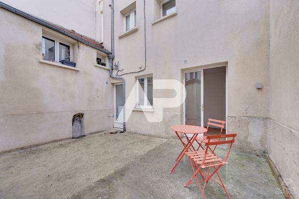 Appartement Rueil Malmaison 1 pièce(s) 28.58 m2 €225 000 ** - Référence 19677