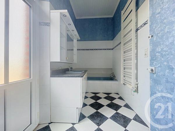 Maison à vendre  5 pièces - 190 m 2   ST HILAIRE DE RIEZ  - 85