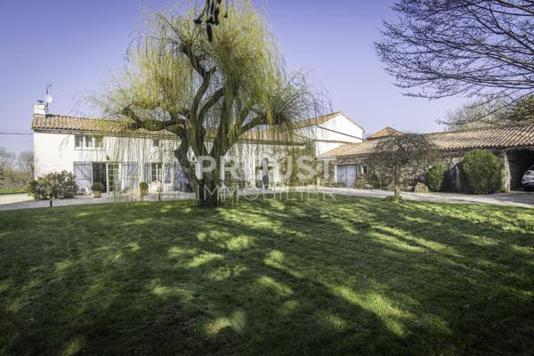 Secteur Prahecq Belle propriété de 154 m² environ avec dépendances et 1 gite de 34 m²