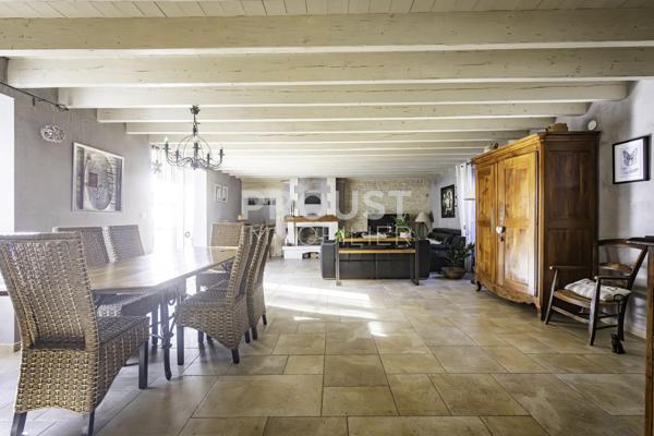 Secteur Prahecq Belle propriété de 154 m² environ avec dépendances et 1 gite de 34 m²