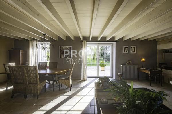 Secteur Prahecq Belle propriété de 154 m² environ avec dépendances et 1 gite de 34 m²