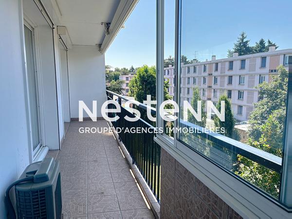 Grand Appartement T5 avec 3 chambres Balcon Cave au centre Rebufer - 69500 BRON