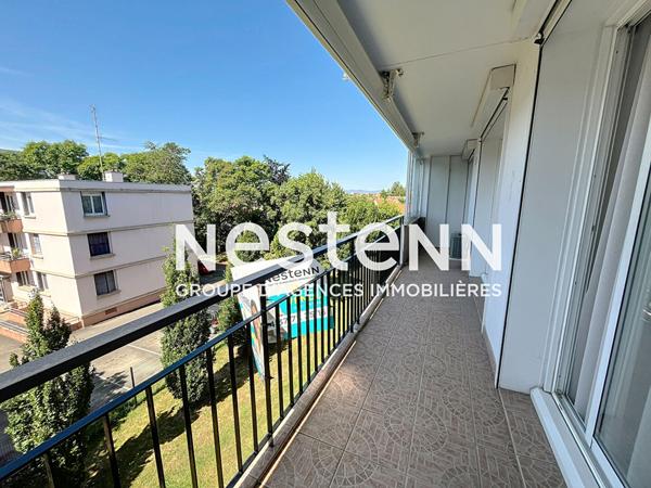 Grand Appartement T5 avec 3 chambres Balcon Cave au centre Rebufer - 69500 BRON