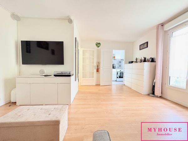 Studio
                                                                                                                                                                                                                                                                                                                        1 pièce(s)                                                                                                                                                                                                                                                                                                                              30  m²