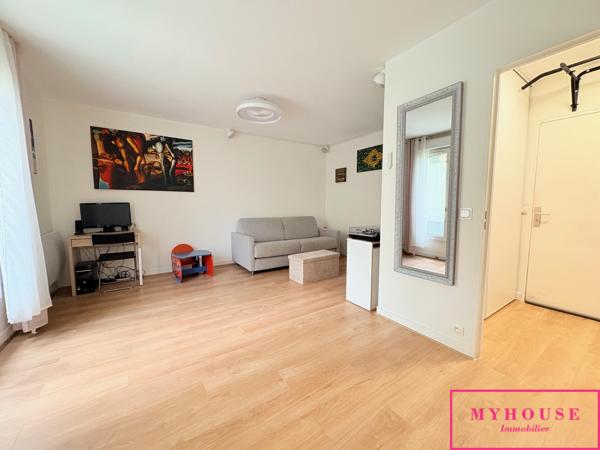 Studio
                                                                                                                                                                                                                                                                                                                        1 pièce(s)                                                                                                                                                                                                                                                                                                                              30  m²