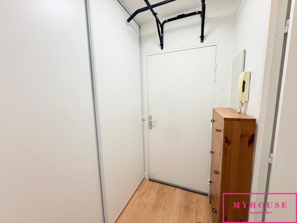 Studio
                                                                                                                                                                                                                                                                                                                        1 pièce(s)                                                                                                                                                                                                                                                                                                                              30  m²