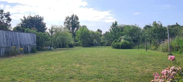 Maison de plain-pied sur un grand terrain