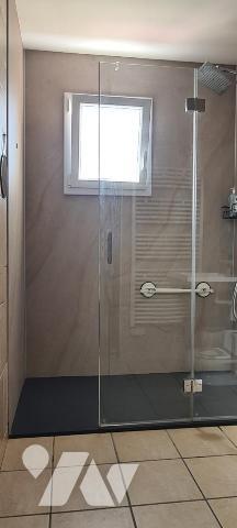 Maison de plain-pied sur un grand terrain