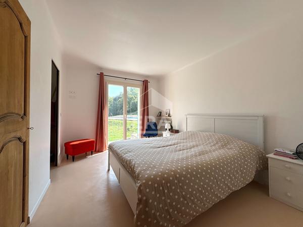 A VENDRE 84240 LA TOUR D'AIGUES MAISON TYPE 5 PIECES D'ENVIRON 156M² AVEC JARDIN, GARAGE ET DE NOMBREUX ESPACES DE RANGEMENTS