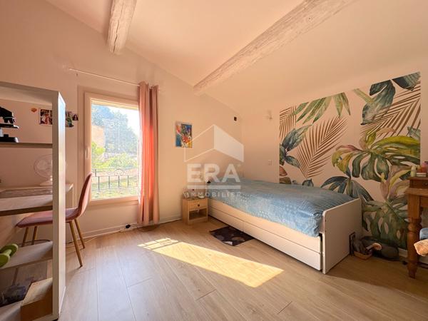 A VENDRE 84240 LA TOUR D'AIGUES MAISON TYPE 5 PIECES D'ENVIRON 156M² AVEC JARDIN, GARAGE ET DE NOMBREUX ESPACES DE RANGEMENTS