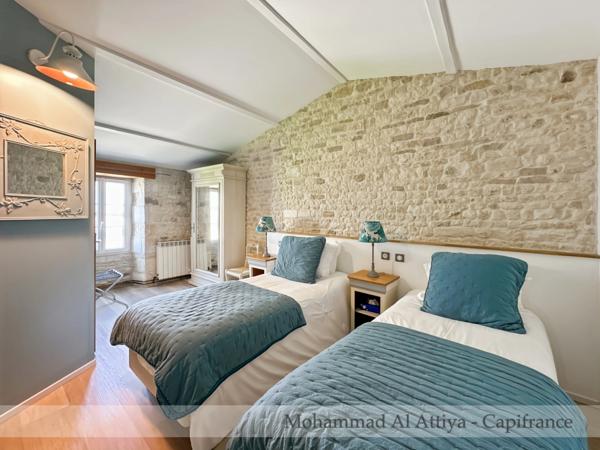 Magnifique propriété familiale avec gîte, studio et piscine à quelques minutes de La Rochelle (17)