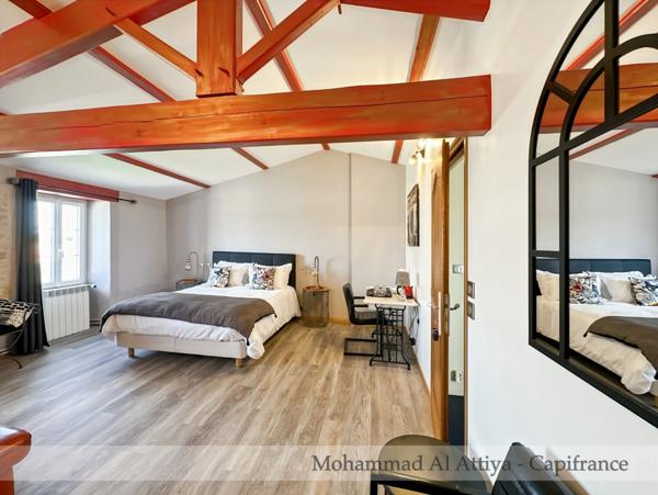 Magnifique propriété familiale avec gîte, studio et piscine à quelques minutes de La Rochelle (17)