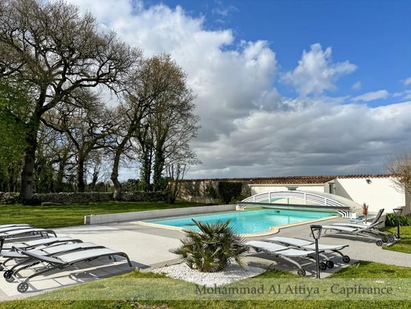 Magnifique propriété familiale avec gîte, studio et piscine à quelques minutes de La Rochelle (17)