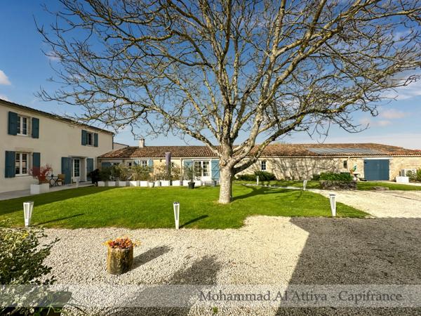 Magnifique propriété familiale avec gîte, studio et piscine à quelques minutes de La Rochelle (17)