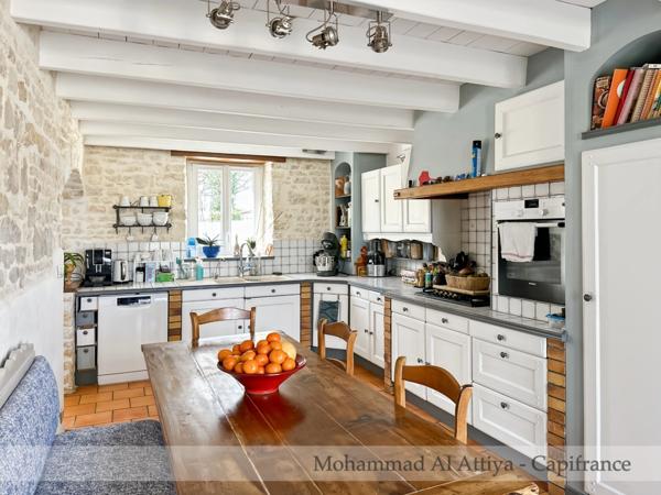 Magnifique propriété familiale avec gîte, studio et piscine à quelques minutes de La Rochelle (17)