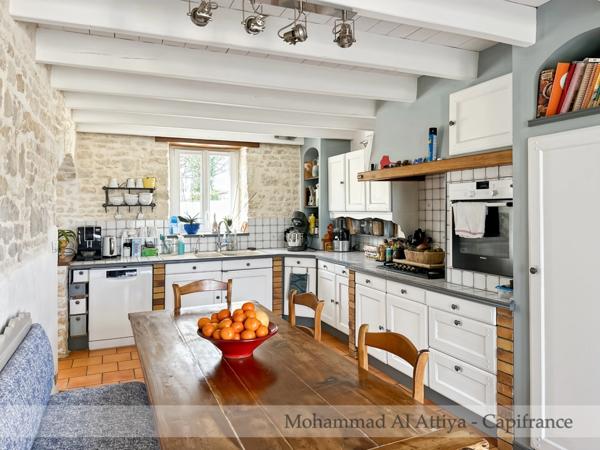 Magnifique propriété familiale avec gîte, studio et piscine à quelques minutes de La Rochelle (17)