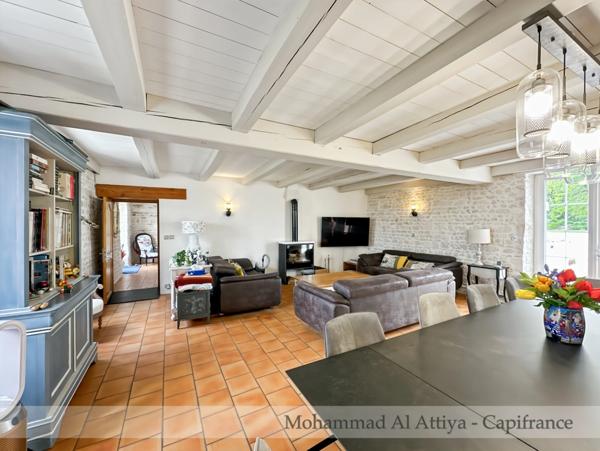 Magnifique propriété familiale avec gîte, studio et piscine à quelques minutes de La Rochelle (17)