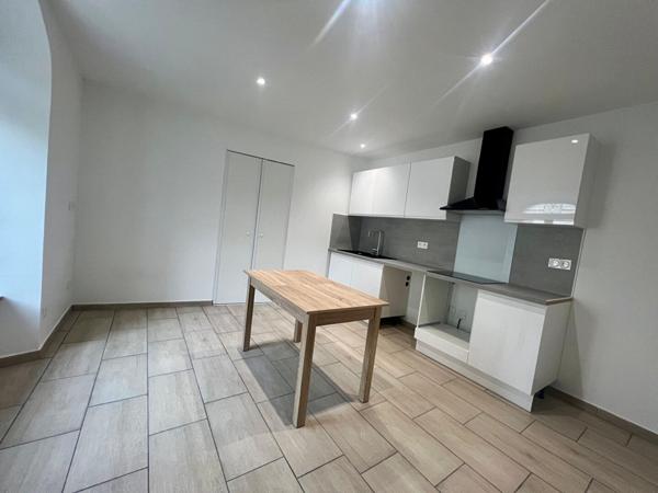 MAISON DE VILLAGE AVEC JARDIN A BARBAIRA