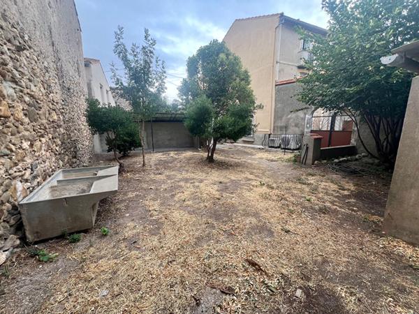 MAISON DE VILLAGE AVEC JARDIN A BARBAIRA