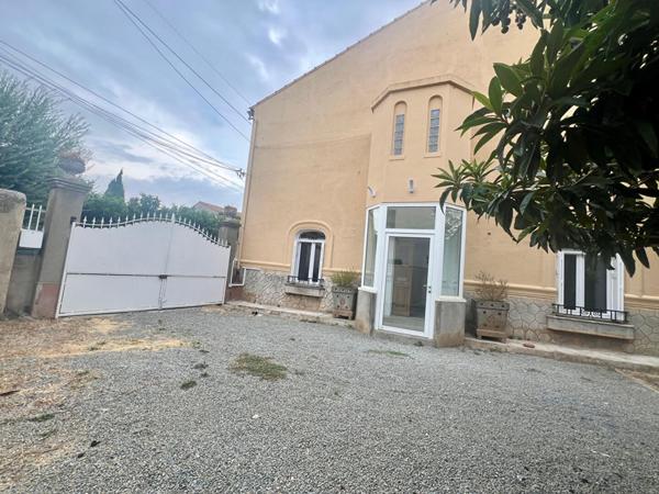 MAISON DE VILLAGE AVEC JARDIN A BARBAIRA