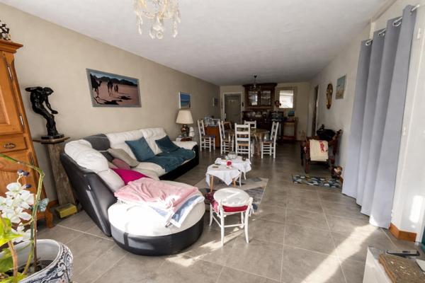 Appartement spacieux avec jardin et garage