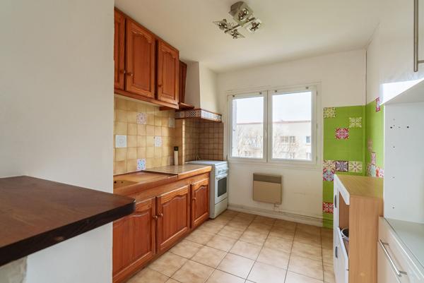 CARCASSONNE – LAPRADE Appartement T3 59m² avec balcon vue Cité et place de stationnement