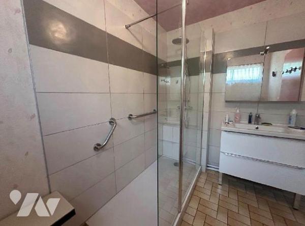 A VENDRE Maison individuelle sur sous-sol complet, construction de 1972, à AMFREVILLE-LA-MI-VOI...