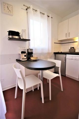 Appartement T2 dans centre ville de dax à côté des cures dans résidence de tourisme classée.