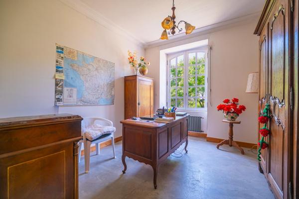 Maison à FRESNAY-SUR-SARTHE, 72130 - 8 pièces 330m²