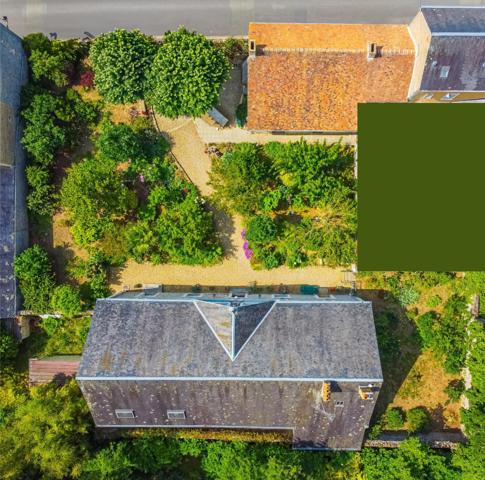 Maison à FRESNAY-SUR-SARTHE, 72130 - 8 pièces 330m²