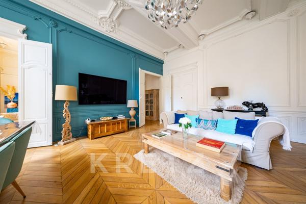 Bourgogne- DIJON centre historique - Appartement luxueux au sein d'un hôtel particulier, stationneme