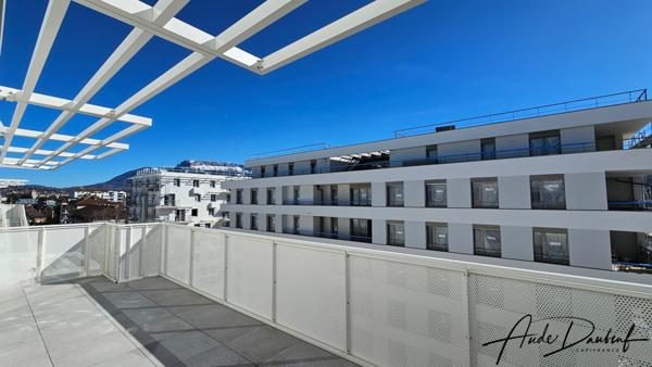 Appartement 111 m2 + 26 m2 de terrasse + rooftop 57 m2