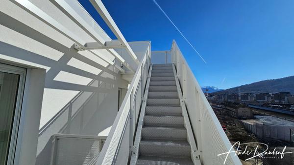Appartement 111 m2 + 26 m2 de terrasse + rooftop 57 m2