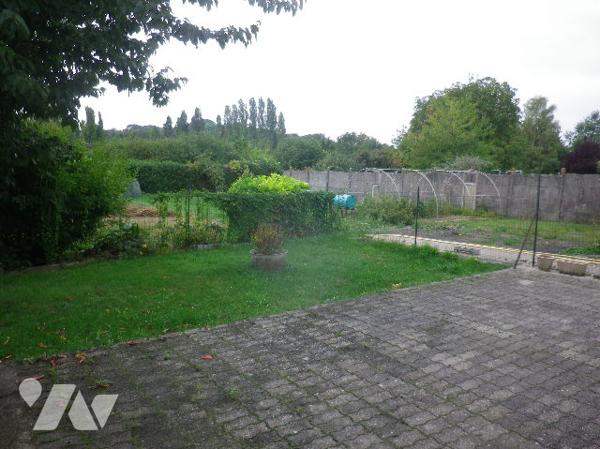 Maison d'habitation de plain-pied située à ENNEMAIN, sur un terrain de 1130 m²