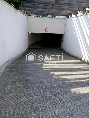 bien rare à la vente, construction récente ascenseur, parking intérieur sécurisé, excellent état