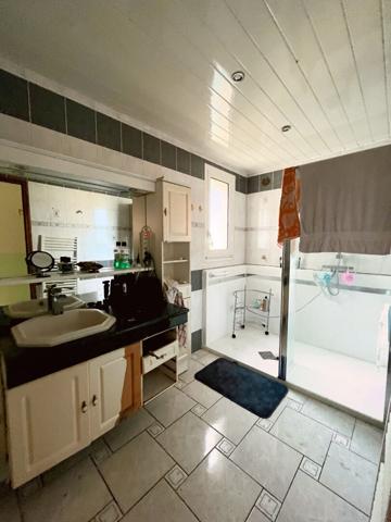 Maison contemporaine avec piscine