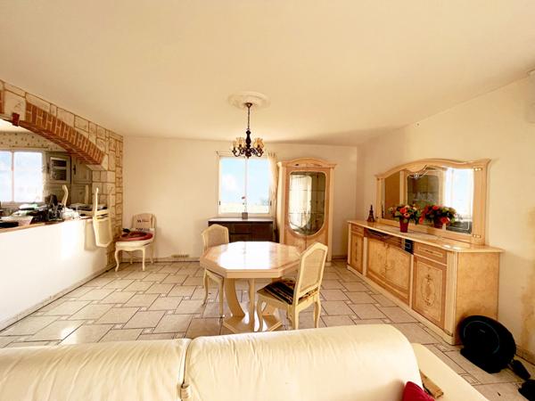 Maison contemporaine avec piscine