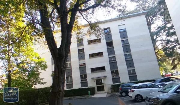Parking à louer Orléans (45100)