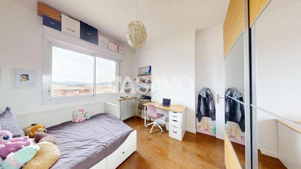 Vente Appartement 4 pièces de 108m² - 13006 Marseille