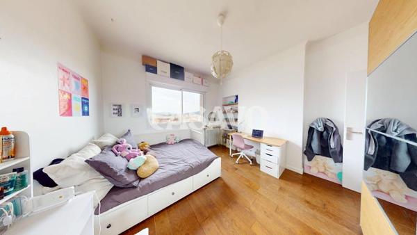 Vente Appartement 4 pièces de 108m² - 13006 Marseille