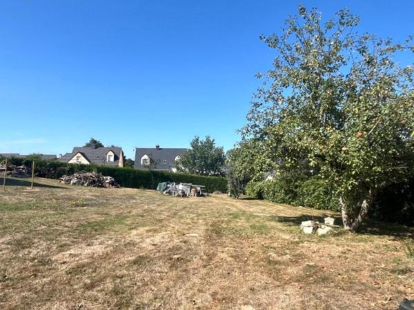 beau terrain 732m2 à 5 min à pied du port!