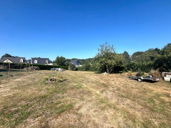 beau terrain 732m2 à 5 min à pied du port!