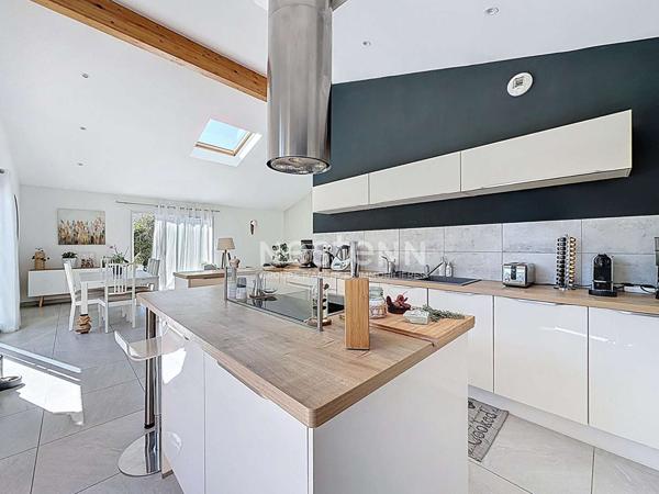 A VENDRE - AUCAMVILLE - Maison T5 de plain-pied au calme - Grand Garage - Jardin paysagé et deux terrasses