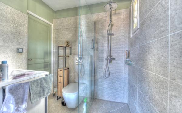 Maison à vendre    4 pièces •  Lattes