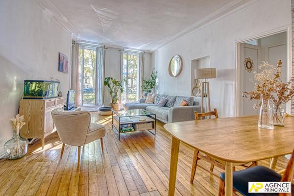 Versailles Notre-Dame Appartement 4 pièces 83.5 m² avec terrasse situé au 1er étage €700 000 ** - Référence 26530