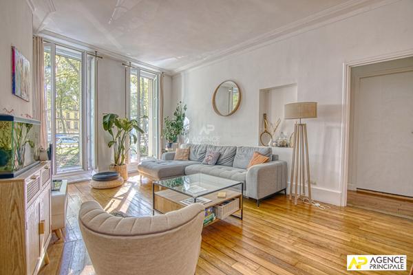 Versailles Notre-Dame Appartement 4 pièces 83.5 m² avec terrasse situé au 1er étage €700 000 ** - Référence 26530