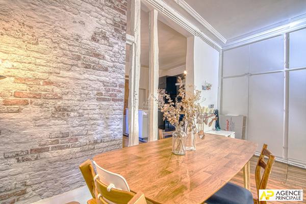 Versailles Notre-Dame Appartement 4 pièces 83.5 m² avec terrasse situé au 1er étage €700 000 ** - Référence 26530