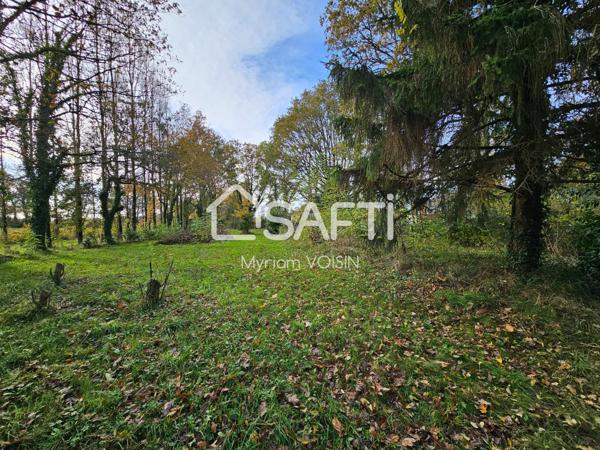 Rare terrain constructible de 1 420 m2