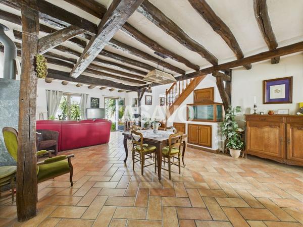 Vente Maison 6 pièces de 226m² - 95410 Groslay